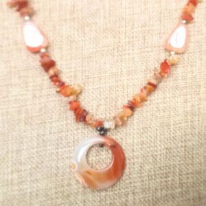 Vintage Orange Agate Chip Circle Pendant Necklace